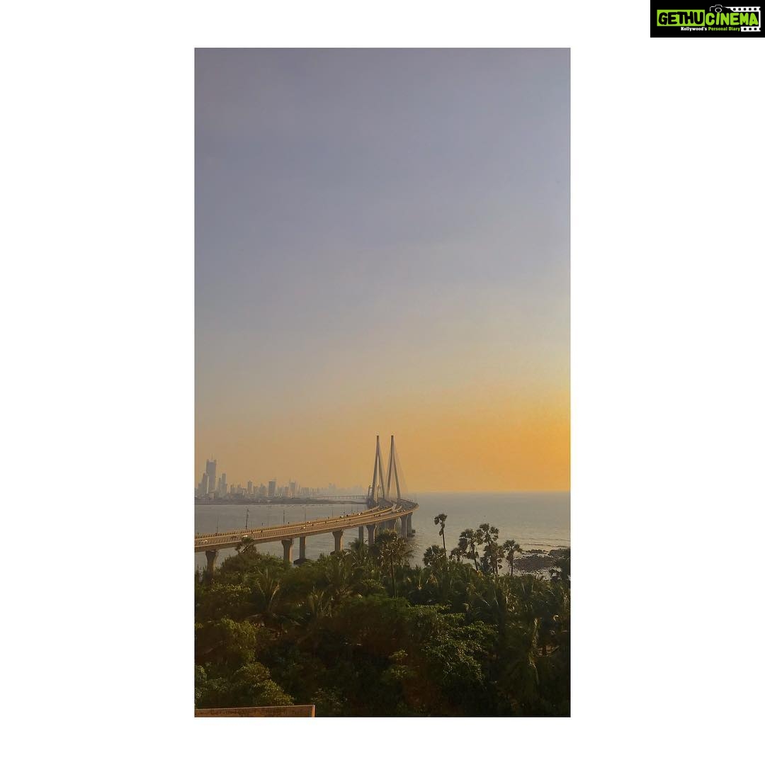 Sanjana Sanghi Instagram - Found a pretty sweet spot to sense the peace amidst your noise, and the calm amidst your chaos. / #bombaysunset Mumbai, Maharashtra