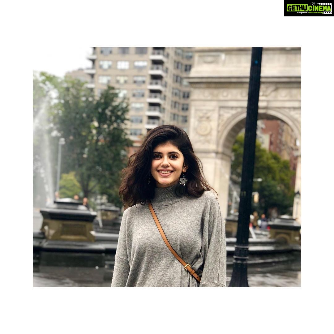 Sanjana Sanghi Instagram - A miracle we found a second to stop and smile amidst that chaos I so deeply admire. New York, New York