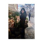 Sanjana Sanghi Instagram - ☕️ + 🥐 + ❄️ + 🎥 Paris, France