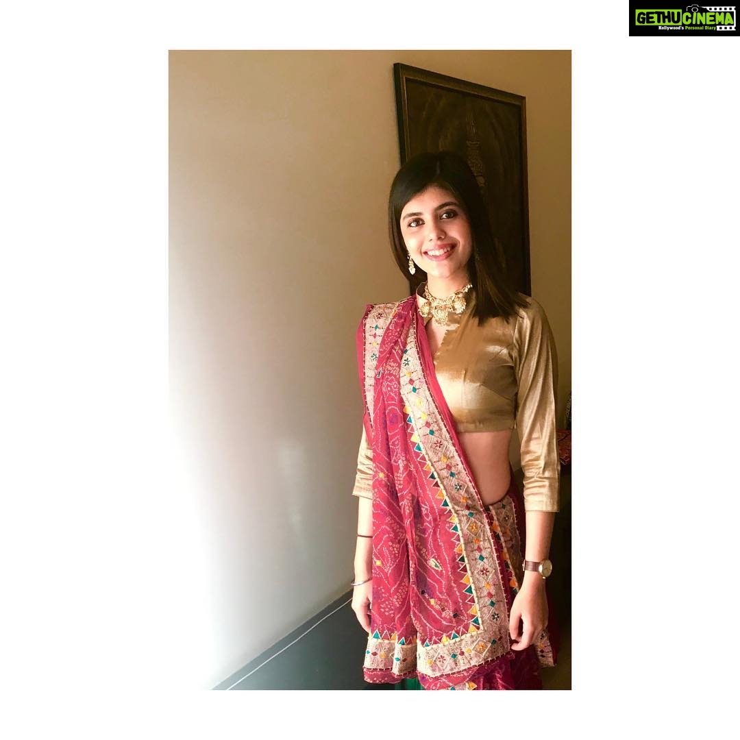 Sanjana Sanghi Instagram - Gujju vibe on hyper drive. 💫 / Congratulations sister! @prachidesai1410 Mumbai, Maharashtra