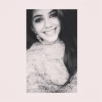 Sanjana Sanghi Instagram - Me trying to do justice to Ma's engagement dupatta. #indianweddings