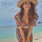 Sanjana Sanghi Instagram - The sun & the ocean seem to have become an annual birthday tradition now & nobody’s complaining 🤍🌴 ☀️🌊 ________ @kayak @kayak_in #collab . . . . . 👗 : @styled_by_meera @tryagaintoobad @nautanky @zohra_india Krabi, Thailand