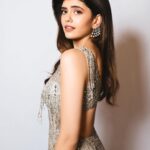 Sanjana Sanghi Instagram - Ek haseen shaam, @filmfare ke jashn ke naam 🖤 Thank you for such a memorable evening @jiteshpillaai @anewradha 💕 This one, wearing & supporting young j rising homegrown designers 🖤