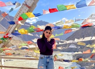 Sanjana Sanghi Instagram - Thought it’s only the shining sun while filming in Ladakh that’s been making me feel so warm & fuzzy, but turns out it’s all of your excitement for #OM !!! Thankie you beauties.♥️☀️ 10 days to go!! ⏰ #OM & Kavya are seeing you in Theatres Worldwide, on July 1st. Moonland Ladakh