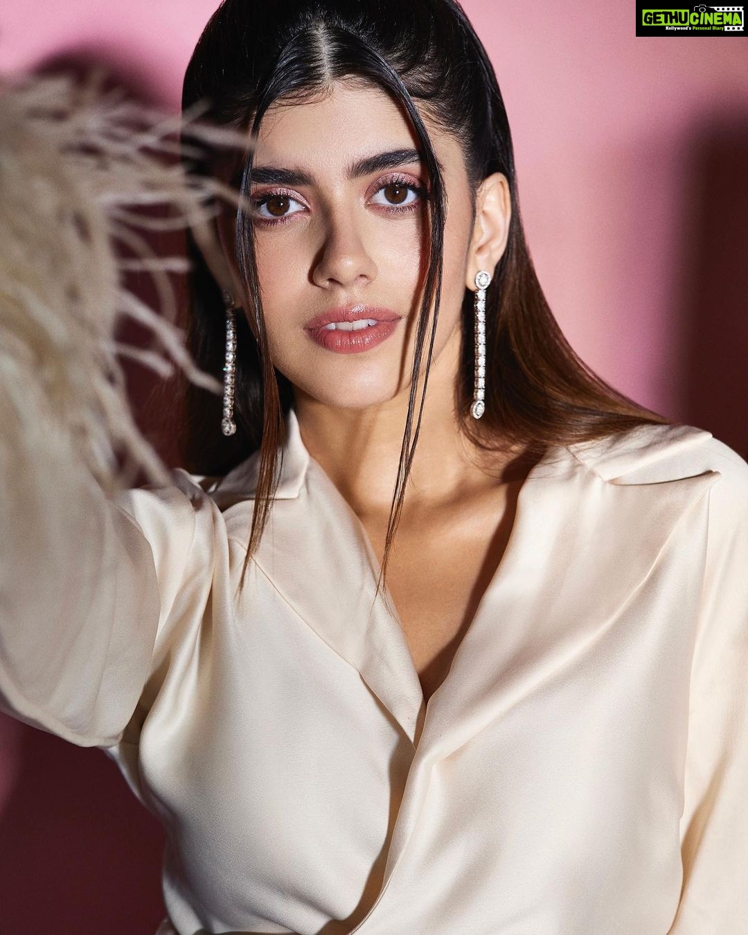 Sanjana Sanghi Instagram - It’s all about love baby.