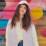 Sanjana Sanghi Instagram - Little girl, big dreams.• How can I possibly be missing everyone & everything back in New York ALREADY! Here’s to all the brilliant artists I had the pleasure of crossing paths and collaborating with : thank you. You know who you are! So grateful.💫 (#RealTalk - truly missing the endless food crawls🥰🥺 ) 🧥& 🧢 : @hm @hmindia Manhattan, New York