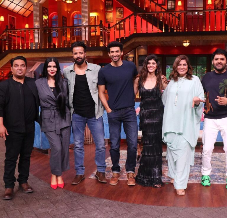 Sanjana Sanghi Instagram - Walking into your television screens tomorrow night with my #OM fam. See you at 9:30PM this Saturday & Sunday on @sonytvofficial at the @tksshowofficial ♥️ The Kapil Sharma Show