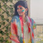 Sanjana Sanghi Instagram - For all the color all you beautiful people add to my life, thank you, Happy Happy Holi 💕🌈 Hope your’s was rad. #BestDayOfTheYear ☀️ | 👗: @sheefajgilani @theloom.in | Mumbai, Maharashtra