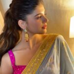 Sanjana Sanghi Instagram - #WhatsNotToLove 💕 Wearing this stunning saree by @houseofmasaba ( @masabagupta ) & re-uniting on set with @beatnikbob5 , my eternal cheerleader-cum-director of my first ever ad-film as a kiddo 11 years ago.🥰 Goa