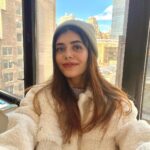Sanjana Sanghi Instagram - The warmth of the Big Apple even in its freezing temperatures.💫 ____ 👗: @nakdfashion @nykaafashion • 👞& 🧢 : @hm • 👓 : @rayban • jewellery : @shopweekendlane Manhattan, New York