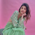 Sanjana Sanghi Instagram - Feeling that beautiful Republic Day spirit big time while at work. I miss nothing more than catching the parade early in the morning with Nana. 🧡🤍💚 / Forever in awe of our country’s indescribably unique diversity. #HappyRepublicDay 🇮🇳 ——- Thank you Roopa Ji, for hand-making this stunningly simple blouse - a hand dyed & hand block printed piece, paired with a Kota Daria saree. Roopa Ji is an immensely talented female artisan at The Diya Kumari Foundation, @thepdkfstore 💕