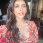 Sanjana Sanghi Instagram – Sanj & selfies : a rare reunion ♥️👧 Mumbai, Maharashtra