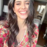 Sanjana Sanghi Instagram - Sanj & selfies : a rare reunion ♥️👧 Mumbai, Maharashtra