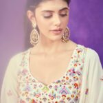 Sanjana Sanghi Instagram - It’s THAT time of the year!!!🥺💫🪔 EEEP.♥️ Happy Dhanteras fam. Celebrate love and light in your life hard this time - last year’s taught us, we cannot and shall not take it for granted ever again! . . . | @who_wore_what_when ♥️ • @sukritiandaakritioffical • @ambrusjewels • @aanchalsayal • @oceedeeshoes | 💄 👧 📸: @shrutiandyashaswini @pushkinbhasin @prateekswadesh |