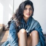 Sanjana Sanghi Instagram – Art is liberation 

[2/2]

#Raw : 📸 @bharat_rawail @divyashetty_ @pallakhshah