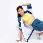 Sanjana Sanghi Instagram – #DanceItOut 

Here’s a poorly shot pixelated video of me randomly breaking out into some dancin midway of a work out because the nostalgia this song brought just hit way too hard!

BUTTONS! By the PussyCat Dolls. Remember?! Circa 2005. What a vibe💫.

A small little 9 year old me, was just starting off on what became a 12 year long, truly life-changing dancing journey with @ashley.lobo – and I remember this was as one of the first songs I’d ever danced to.

(S/o to my girl @navyaagarwal for whipping the most fun choreos up🤍)