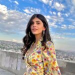 Sanjana Sanghi Instagram - Never met a sunset I didn’t like ☀️ 🌍 • A #PhotoDump from a walk back from set after a long, bright & beautiful day of filming 🎥 - focus shift to finding the right kebabs to be devoured for dinner 🥘 • Yerevan, Armenia
