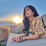 Sanjana Sanghi Instagram - Never met a sunset I didn’t like ☀️ 🌍 • A #PhotoDump from a walk back from set after a long, bright & beautiful day of filming 🎥 - focus shift to finding the right kebabs to be devoured for dinner 🥘 • Yerevan, Armenia