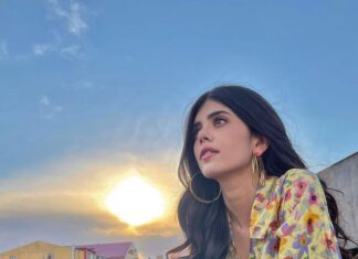 Sanjana Sanghi Instagram - Never met a sunset I didn’t like ☀️ 🌍 • A #PhotoDump from a walk back from set after a long, bright & beautiful day of filming 🎥 - focus shift to finding the right kebabs to be devoured for dinner 🥘 • Yerevan, Armenia
