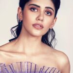 Sanjana Sanghi Instagram – Showtime! 💜⚡️

Wearing the forever fave @amitaggarwalofficial styled by
@who_wore_what_when
💄 @themakeupmaven__ ✨ @tejisinghofficial @chandrahas_prabhu