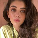 Sanjana Sanghi Instagram – Stages of the day 🦜▶️ 

| @who_wore_what_when @smokelabofficial X @lovebirds.studio • @themakeupmaven__ • @tejisinghofficial •@chandrahas_prabhu