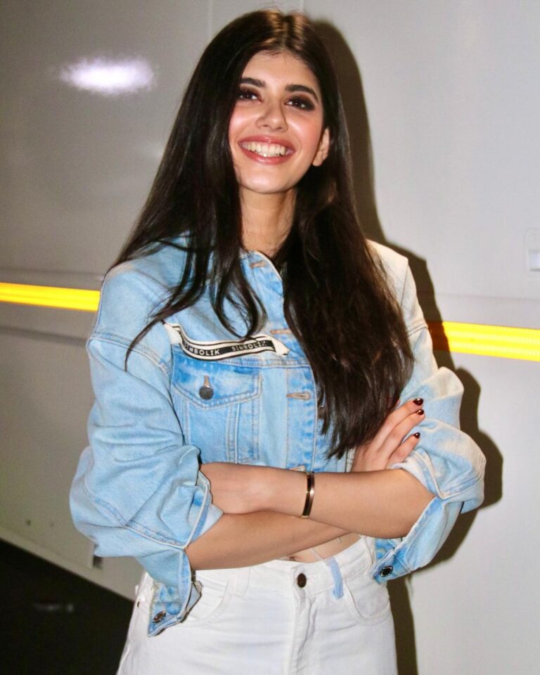 Sanjana Sanghi Instagram - Every day on set is always filled with new learnings, overcoming unforeseen challenges, fear, a lot of satisfaction and making tons of memories - but some days are just more special than others.✨ This extra wide unaesthetic smile post pack up is courtesy one of those extra special days on our film #OmTheBattleWithin 🎥 The kind of day where after endless hours of being up on your feet, you feel nothing but energised to just keep going. Ah, filmmaking, you crazy chaotic process.🤎 👗: @eshaamiin1 @simbolikofficial Flimcity