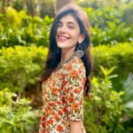 Sanjana Sanghi Instagram - The Power Of Education with @teachforindia #TodaysTeens • That smile on my face is simply because academia, working with students and contributing towards educational upliftment in any & every way has long been the only thing in the world gives me as much joy as performing in front of the camera does. Being a friend of, and Hope Empowerer with Teach For India for me is a blessing & honor. 🙏 For all of us who don’t know what it’s like to not be able to go to school for over 6 months because a deadly virus suddenly began plaguing the world - we may never be able to understand the problems students like Afsar and Shiksha are facing today. The least we can do is try? I’m so so proud of them, their zeal, their bravery and their ability to never be bogged down by the crippling limitations of their circumstance. Here’s to every single student fighting all odds and continuing to grow amidst this Education Crisis. You’re incredibly brave. Let nobody & nothing make you believe otherwise. ❤️ #PowerOfEducation #Covid19 #EducationCrisis #SustainableDevelopmentGoals