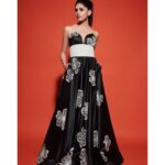 Sanjana Sanghi Instagram - Your tomboy managed to jump into her first ever gown to go grab the most special Times Power Woman Debutant Performer of The Year ✨🤎 #TimesPowerWomen2020 @who_wore_what_when • @mehakoberoi • @anurag_kabburphotography @karleofashion •
