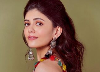 Sanjana Sanghi Instagram - A big smile in the spirit of celebration of our beautiful nation, the core message of #MehendiWaaleHaath and the endless love you have shown our song. 🙏 Happy Republic Day! 🇮🇳