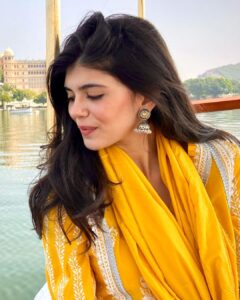 Sanjana Sanghi Instagram - Sunset lover ☀️
