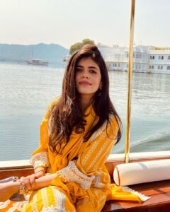 Sanjana Sanghi Instagram - Sunset lover ☀️