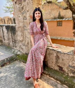 Sanjana Sanghi Instagram - Dreaming of being a 21st century girl in a 14th century world. 🤍

📸: Ma 💕