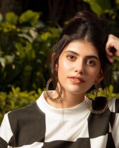 Sanjana Sanghi Instagram - In-betweens from a wee bit of fun for & with @elleindia 🖤📸 #ELLEClosetConversations