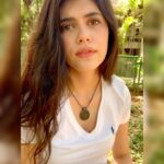 Sanjana Sanghi Instagram – Only breathing sunshine in quarantine!🤍☀️ #RLAtHome @ralphlauren New Delhi