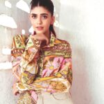 Sanjana Sanghi Instagram - Hello #Darlings 💕 What an absolute cracker of a film. @itsvijayvarma @aliaabhatt @shefalishahofficial @jasmeet_k_reen @roshan.matthew 🙌🏻💥 ____________ For the #Darlings Screening Styled by : @eshaamiin1 @stylelevatorr Wearing : @flaviocastellani_official @avior.jewels @michaelkors 📸: @saurabhdalvi_photography 💄 👧: @taskeen_c @pushkinbhasin