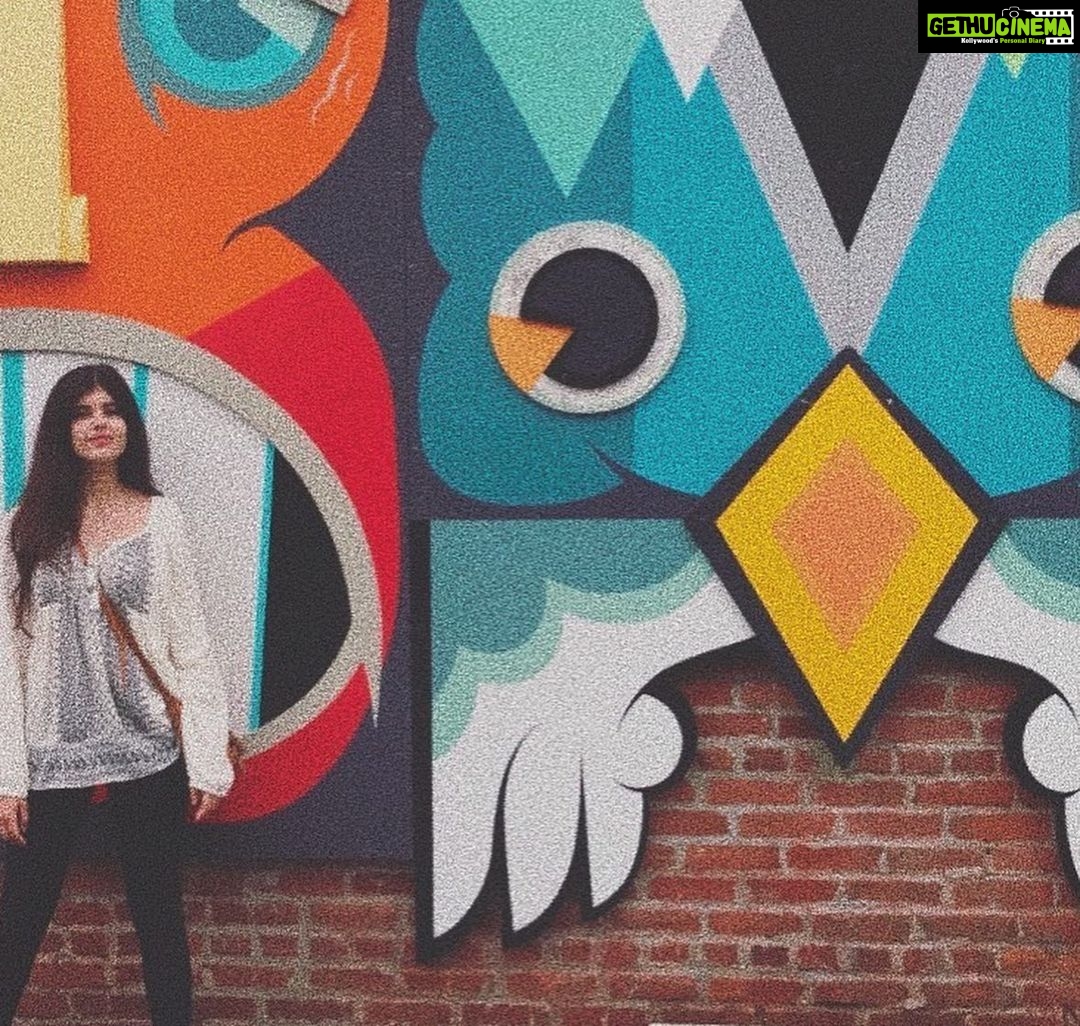 Sanjana Sanghi Instagram - Found myself missing this most precious summer in Los Angeles, just after I graduated college.🌴☀️ Venice Beach, Los Angeles