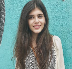 Sanjana Sanghi Instagram - Found myself missing this most precious summer in Los Angeles, just after I graduated college.🌴☀️ Venice Beach, Los Angeles
