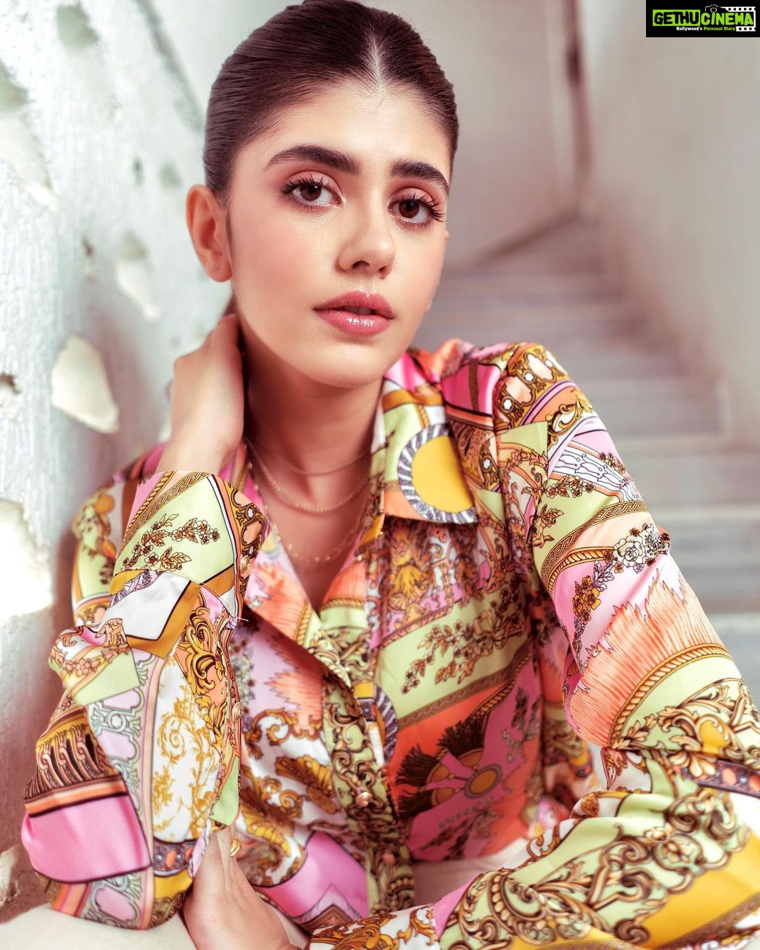 Sanjana Sanghi Instagram - Hello #Darlings π What an absolute cracker of a film. @itsvijayvarma @aliaabhatt @shefalishahofficial @jasmeet_k_reen @roshan.matthew ππ»π₯ ____________ For the #Darlings Screening Styled by : @eshaamiin1 @stylelevatorr Wearing : @flaviocastellani_official @avior.jewels @michaelkors πΈ: @saurabhdalvi_photography π π§: @taskeen_c @pushkinbhasin