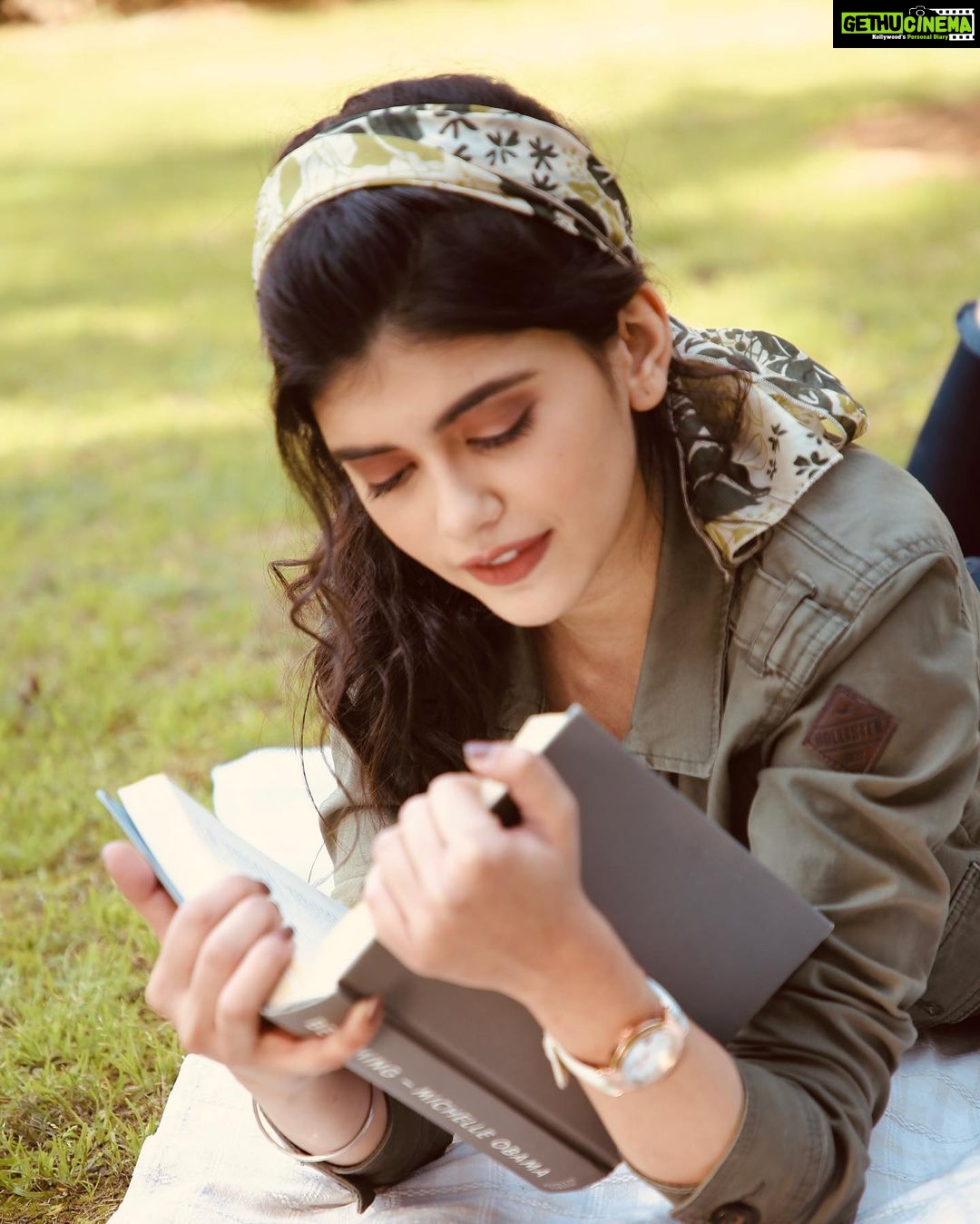 Sanjana Sanghi Instagram - #StayHome & Quarant-read! 🤍💚 And #WashYourHands after. | #VogueFromHome @vogueindia |