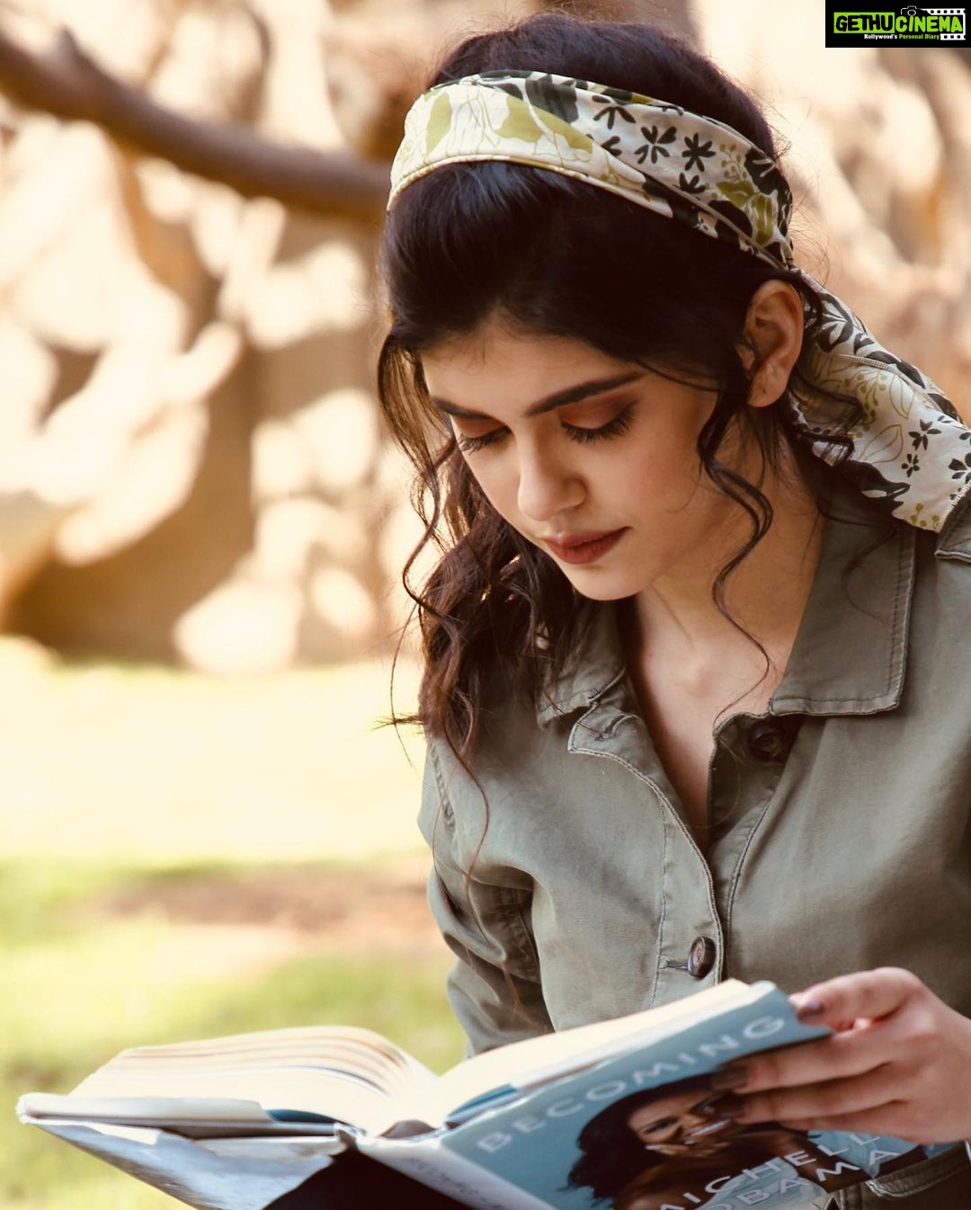 Sanjana Sanghi Instagram - #StayHome & Quarant-read! 🤍💚 And #WashYourHands after. | #VogueFromHome @vogueindia |