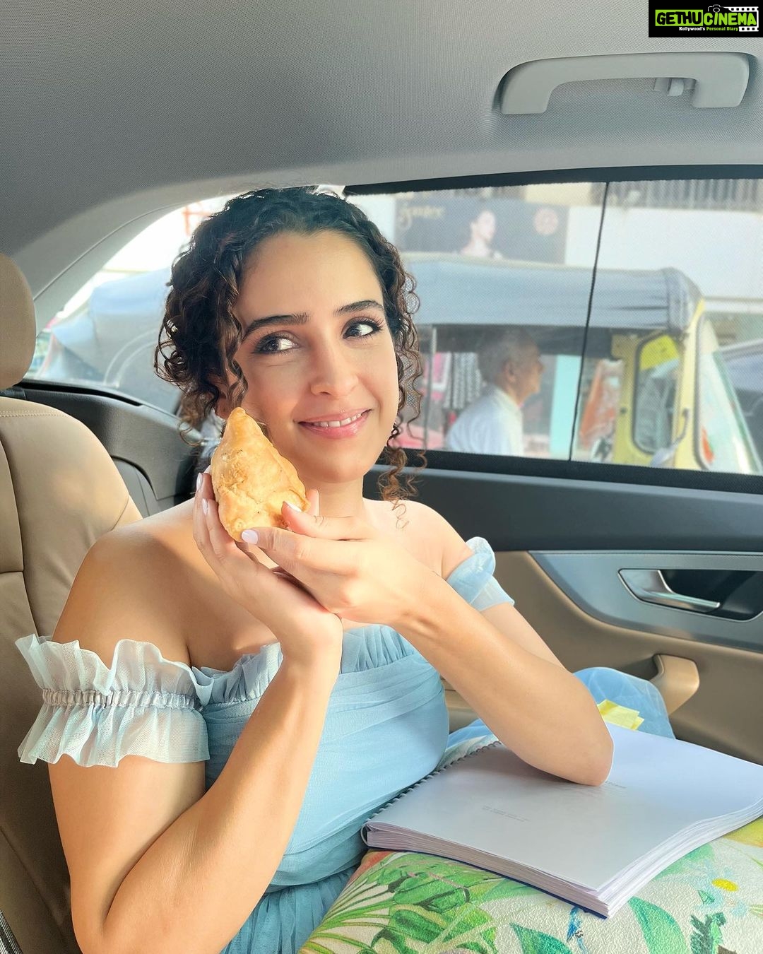 Sanya Malhotra Instagram - Main, meri script aur samosa 💕