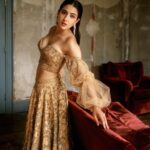 Sara Ali Khan Instagram - Glimmer and Shimmer ✨ @khushmag Editor-in-chief: Sonia Ullah (@Sonia_Ullah) Photographer: Vansh Virmani (@VanshVirmani) Wearing: Shyamal & Bhumika (@ShyamalBhumika), Mohsin Naveed Ranjha (@mohsin.naveed.ranjha) Creative Director: Manni Sahota (@ManniSahota_) Fashion Editor: Vikas Rattu (@Vikas_R) Fashion Stylists: Tanishq Malhotra (@TanishqMalhotraa) and Zahra Sarfraz (@ZahraSarfraz) Interview by: Nupur Sarvaiya (@NupurSarvaiya) Makeup: Gini Bhogal (@Gini.Bhogal) Hair: Christopher Gatt (@ChristopherGattHair) Nails: Jade Ford (@JadeFordLondon) Artist PR: Spice (@spicesocial