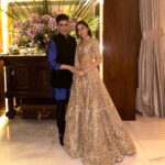 Sara Ali Khan Instagram - Diwali nights 🎊🎊🎊 It’s the festival of lights 🪔🪔🪔 Forget all the pettiness and fights 💝💝 Just enjoy mithai and sweet bites 🍡🍡🍡 @manishmalhotra05 @yogenshah_s