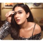 Sara Ali Khan Instagram - Every day is a chance to stand out. 💁🏻‍♀️ The all-new #vivoY35, my ideal style partner, completes my look while I enjoy its impressive features! ​🥰 @vivo_india #It'sMyStyle #Vivo #Partnership