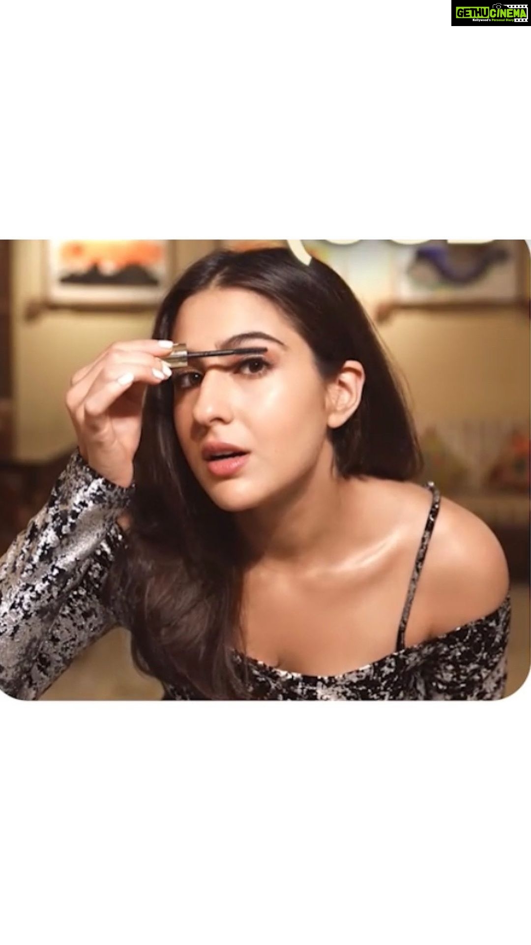 Sara Ali Khan Instagram - Every day is a chance to stand out. ππ»ββοΈ The all-new #vivoY35, my ideal style partner, completes my look while I enjoy its impressive features! βπ₯° @vivo_india #It'sMyStyle #Vivo #Partnership