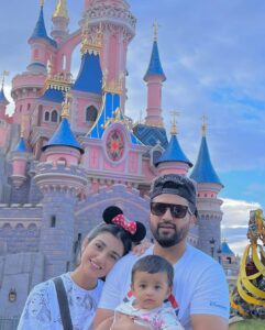 Sarah Khan Instagram - Disneyland 💕

Disneyland vlog is out 
Link in bio ⬆️