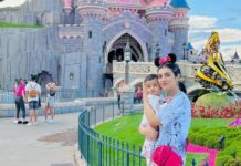Sarah Khan Instagram - Disneyland 💕 Disneyland vlog is out Link in bio ⬆️ Disneyland Paris