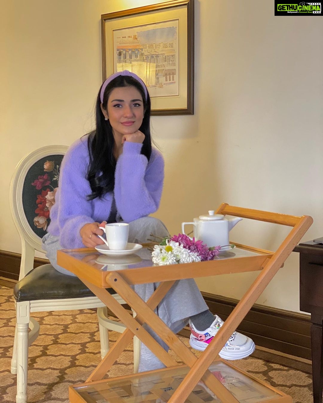 Sarah Khan Instagram - Just chilling with myself! 💜 Saffron D'or Hotels