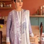 Sarah Khan Instagram - Loved being a part of @crossstitch_official ‘s thoughtful campaign that prioritizes what we often forget in our fast-paced lives – ‘Sukoon’. “Duniya k shor mei insaan apni purani dosti aur yaadon ko peechay chor kar maujooda zindagi mai itna masroof ho jata hai k wo ander k sukoon ko mehsoos karna bhool jata hai. Buss yehi khayal mujhay sakoon ki talash mein shor se duur le aya.” #SarahKhan #crossstitchgirls #crossstitchpk #cottonsatin #unstitched #crossstitch #csxsarahkhan #cselflove #Sukoon #smalljoysoflife #momentsofcalm #unstitchedcottonsatin