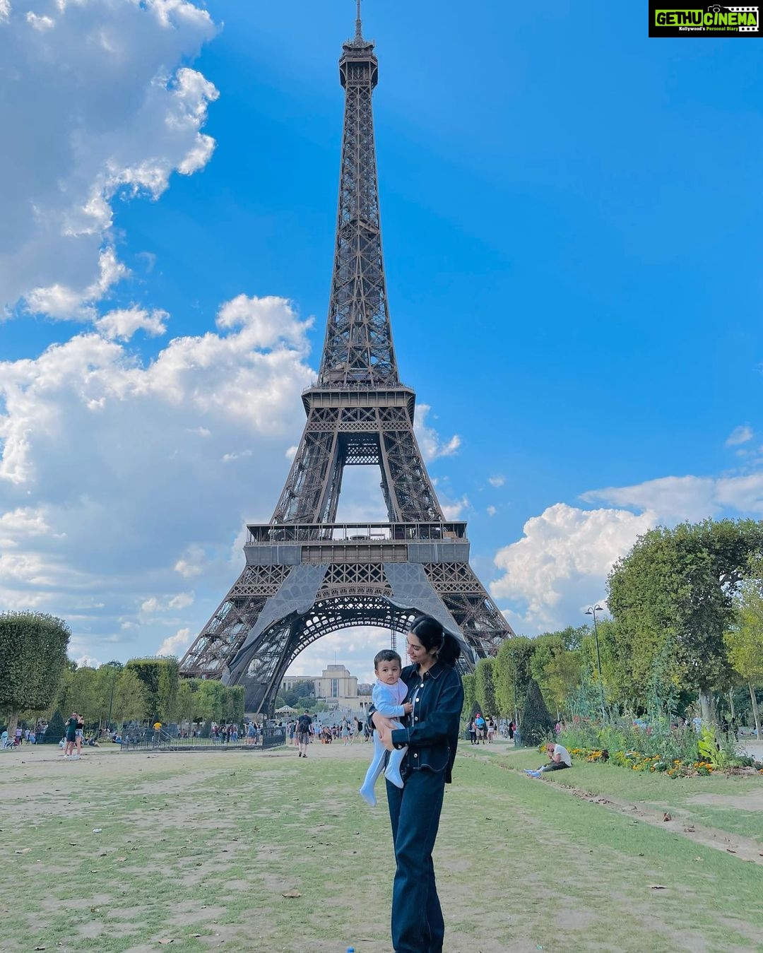 Sarah Khan Instagram - ♥️ Eiffel Tower - Paris, France